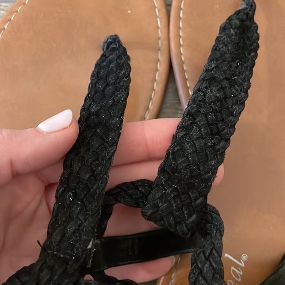 Black and Tan sandals - Picture 2 of 4